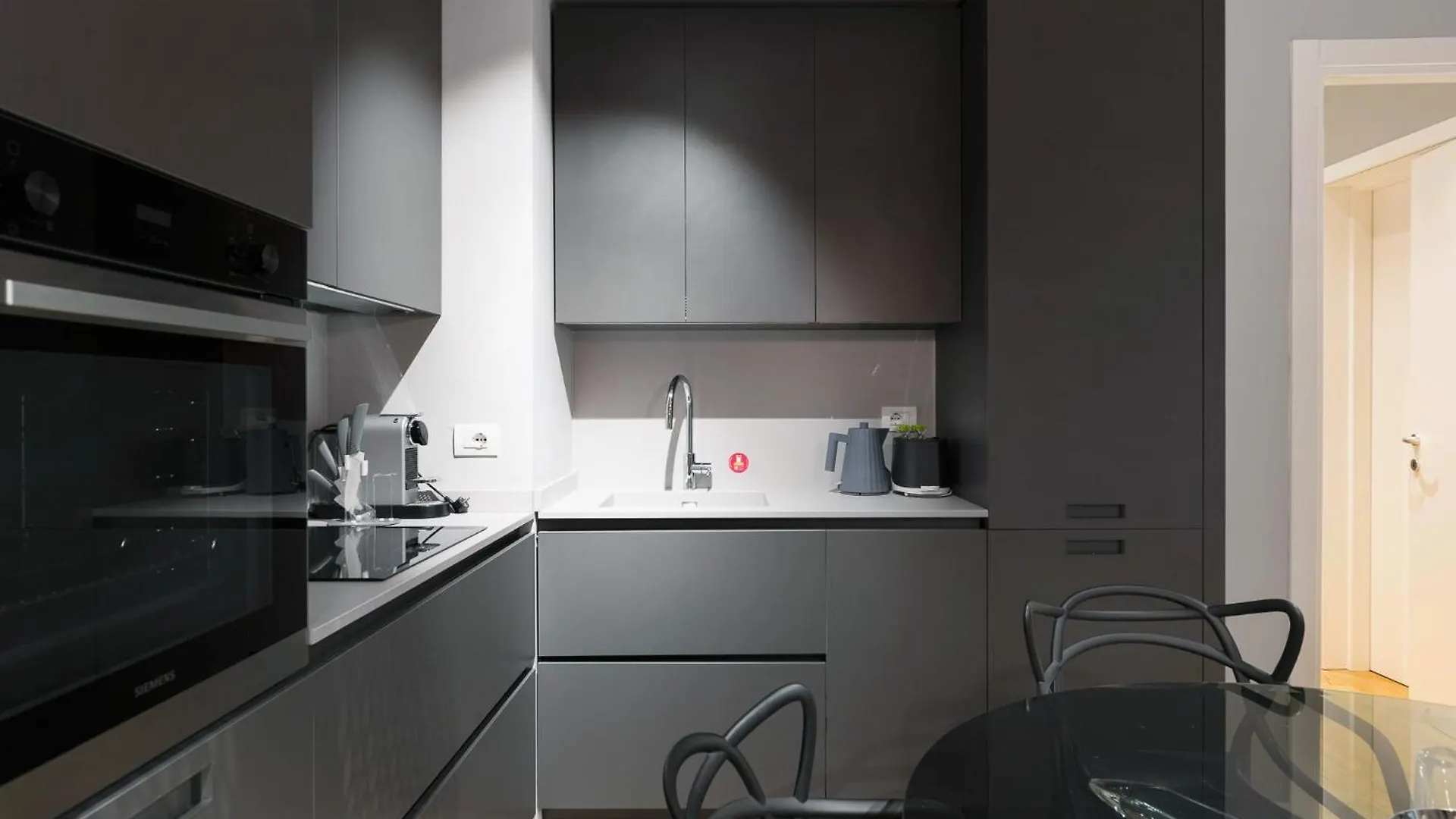 Caldarese Apartment With Balcony By Wonderful Italy ボローニャ