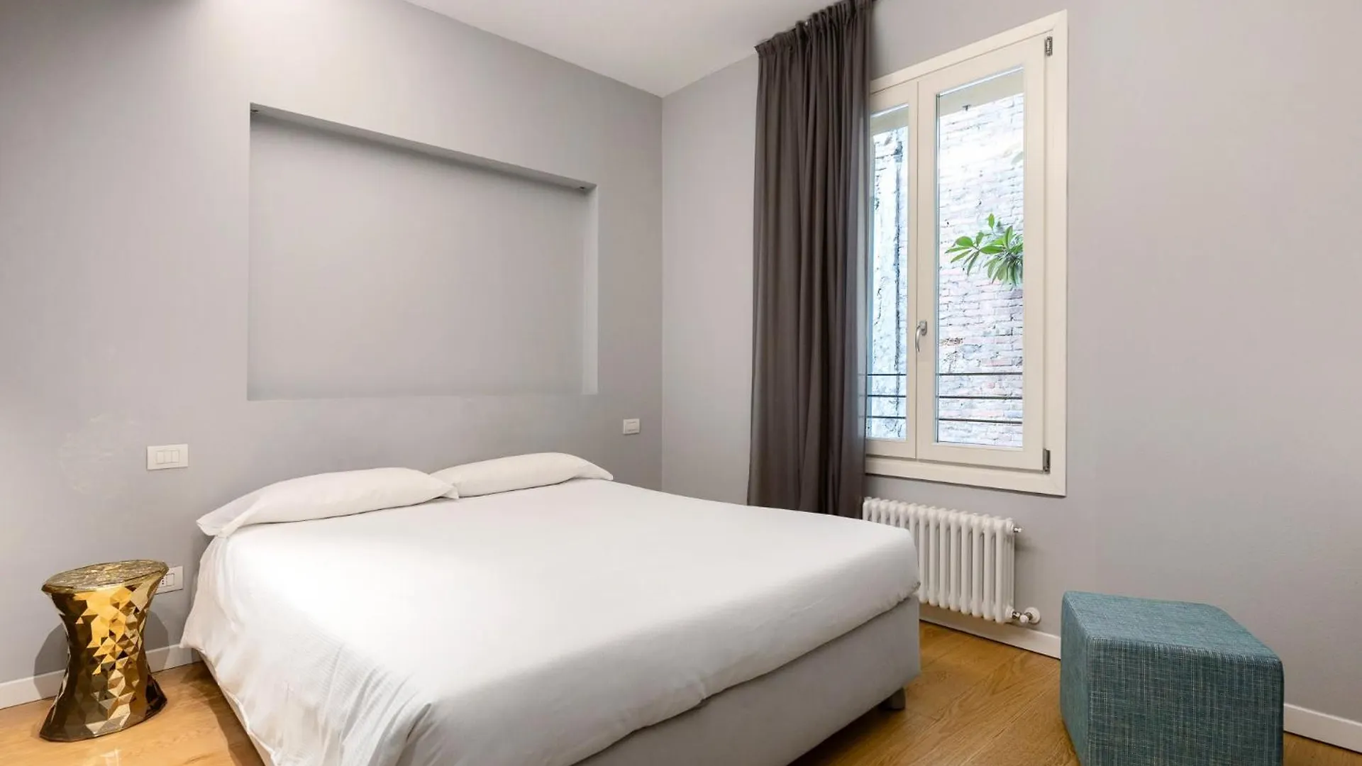 Caldarese Apartment With Balcony By Wonderful Italy ボローニャ イタリア